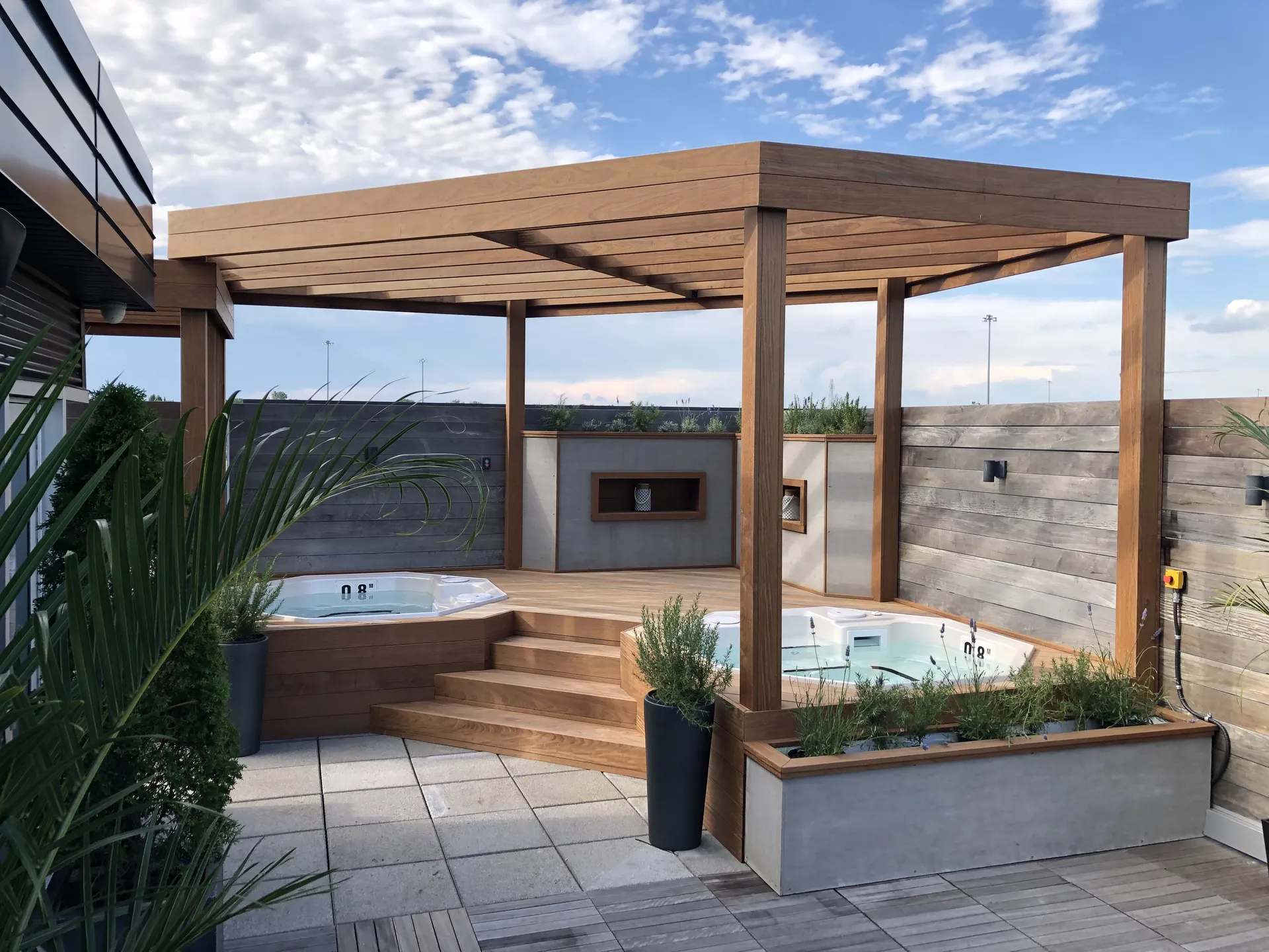 Pergola et spa sur toit – projet Spa Dioro