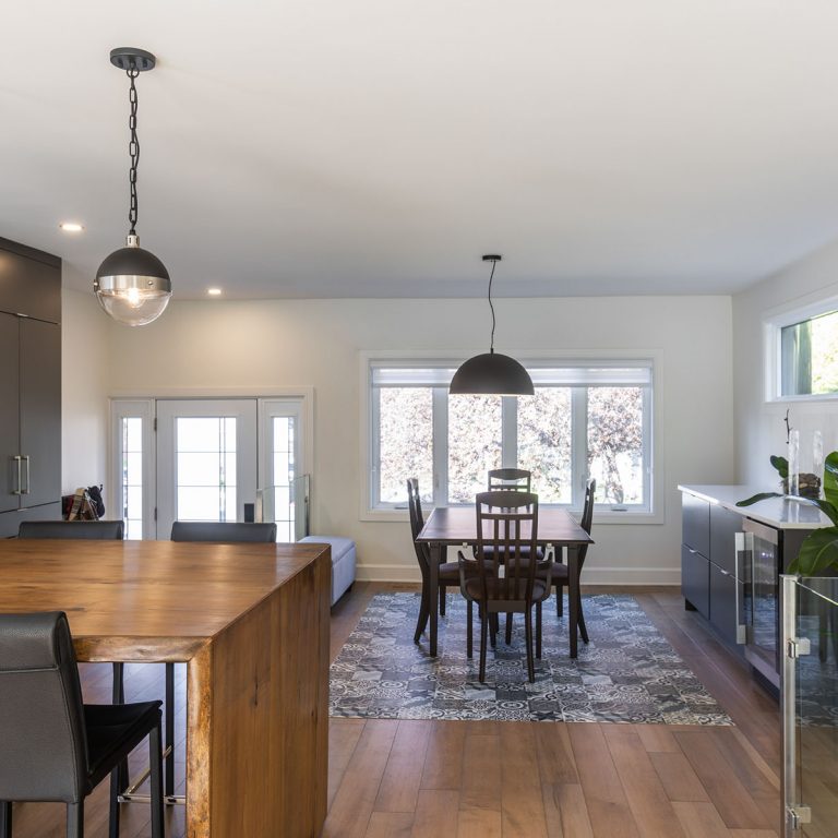 Résultat des travaux d'aménagement d'une maison rénovée par Covem Construction